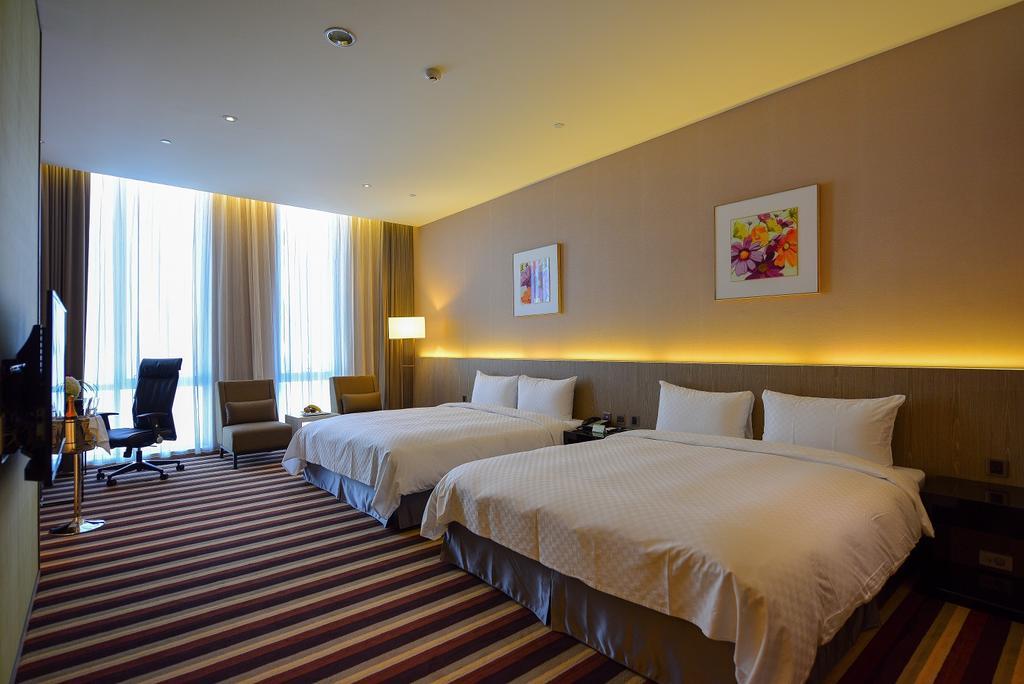 Grand Royal Hotel Toufen Zewnętrze zdjęcie
