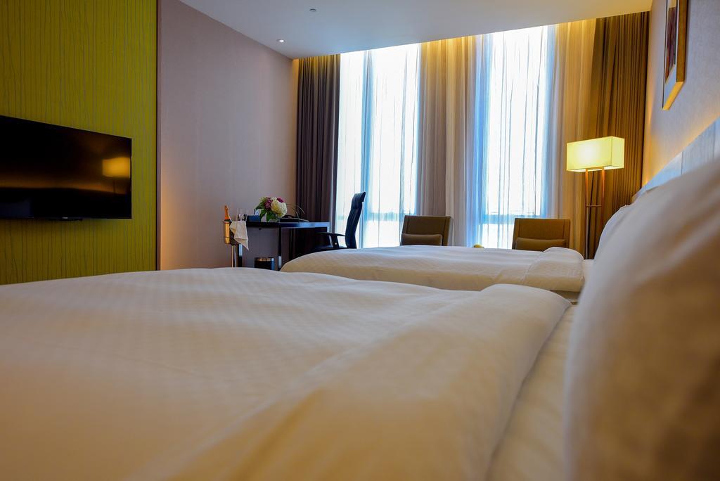 Grand Royal Hotel Toufen Zewnętrze zdjęcie