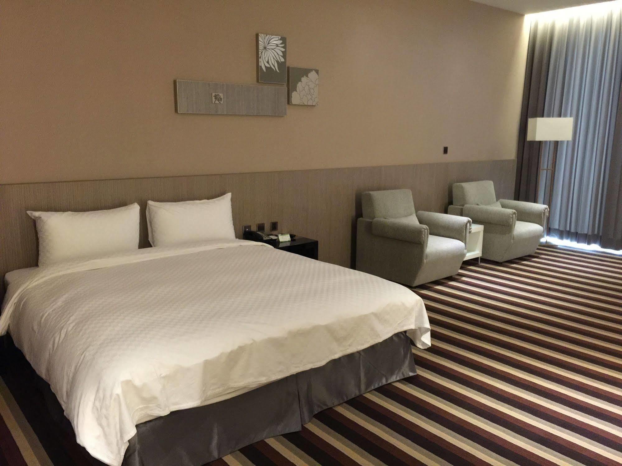 Grand Royal Hotel Toufen Zewnętrze zdjęcie