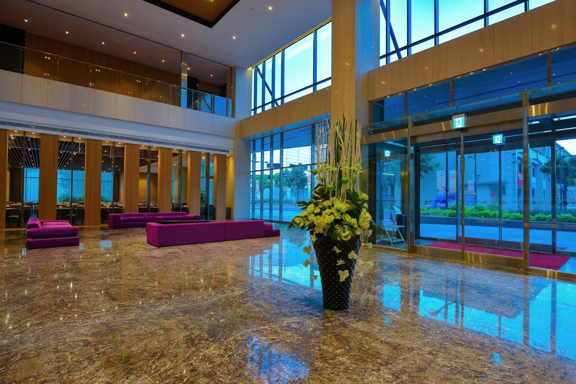 Grand Royal Hotel Toufen Zewnętrze zdjęcie