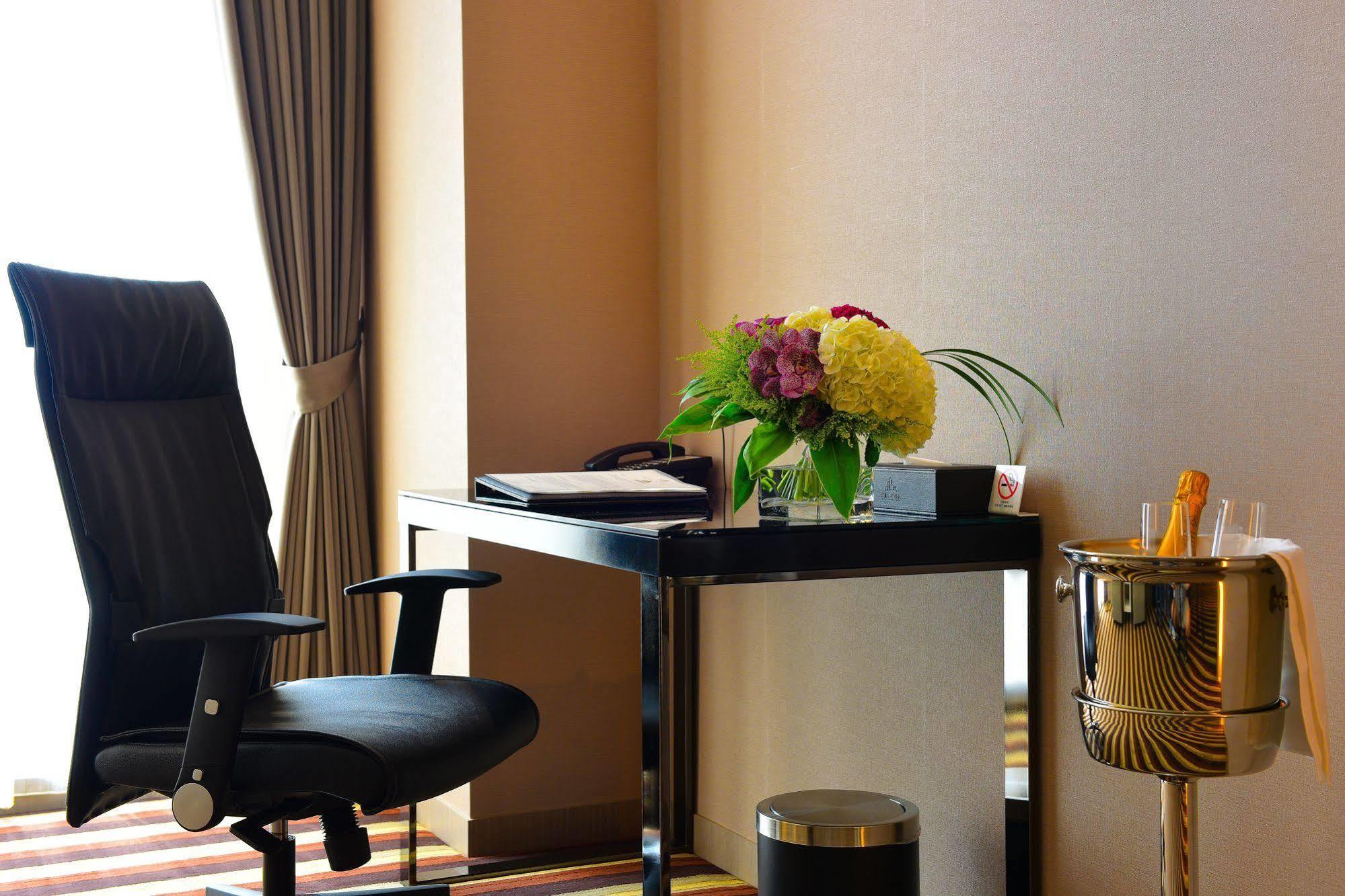 Grand Royal Hotel Toufen Zewnętrze zdjęcie
