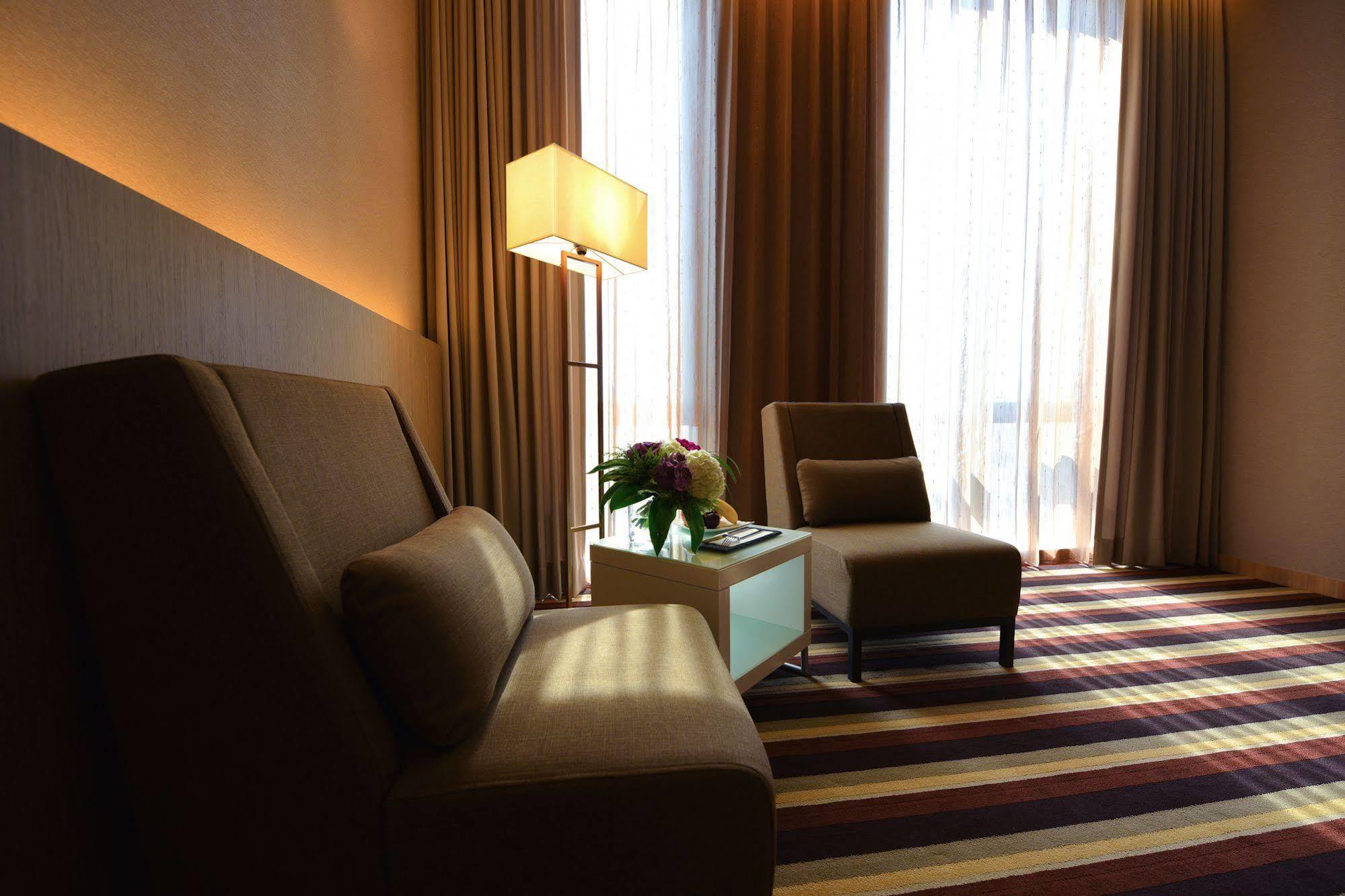 Grand Royal Hotel Toufen Zewnętrze zdjęcie