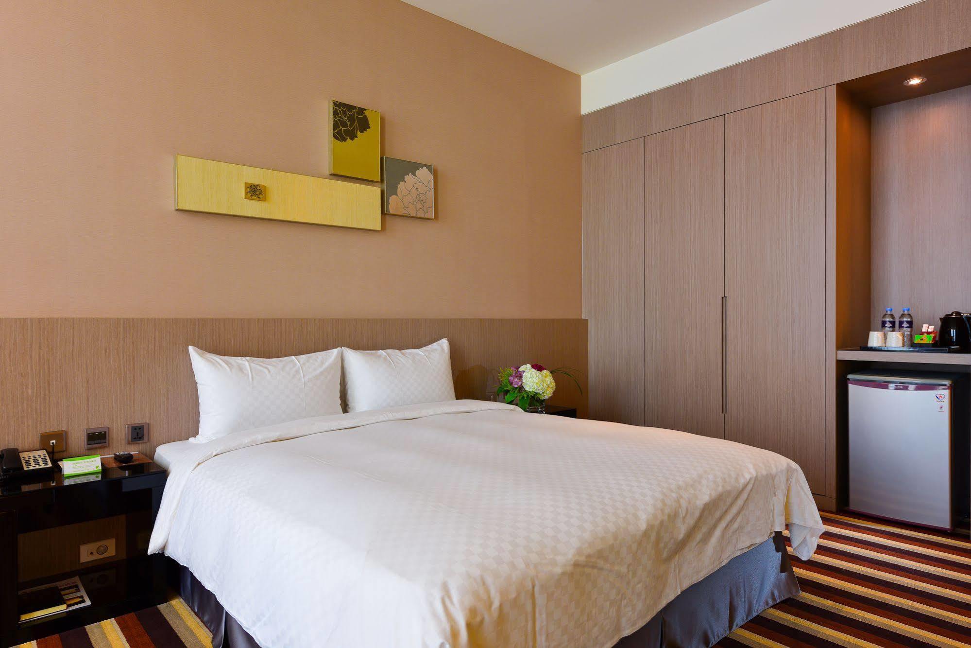 Grand Royal Hotel Toufen Zewnętrze zdjęcie