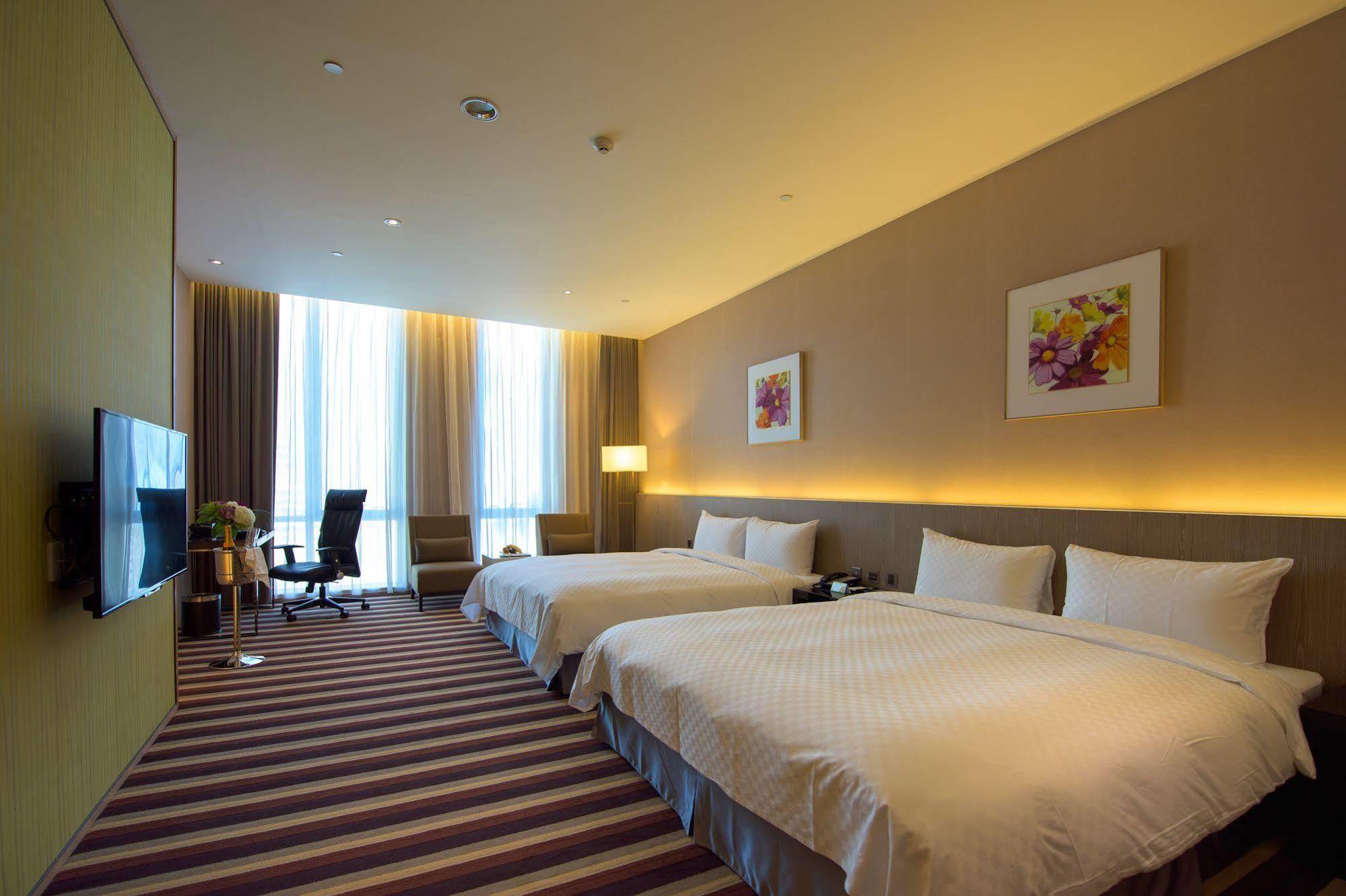 Grand Royal Hotel Toufen Zewnętrze zdjęcie