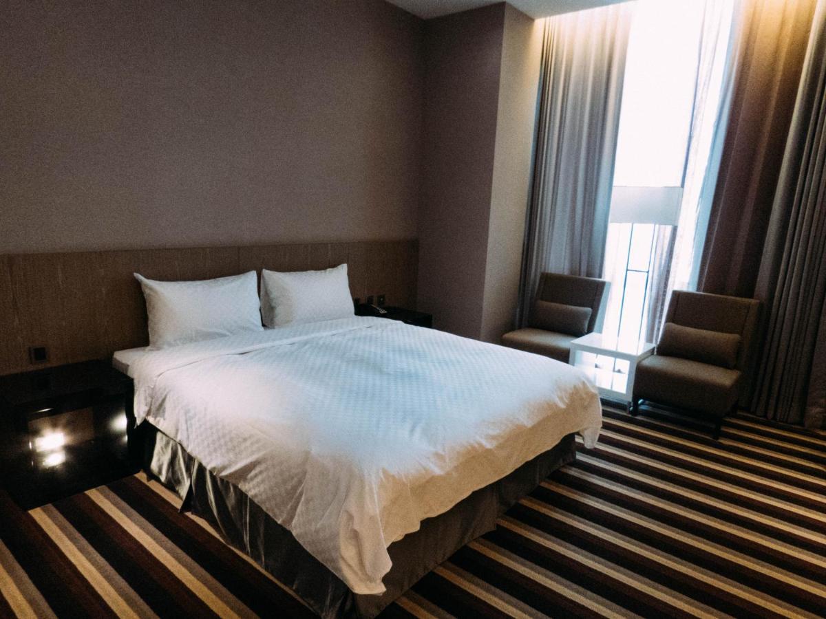 Grand Royal Hotel Toufen Zewnętrze zdjęcie